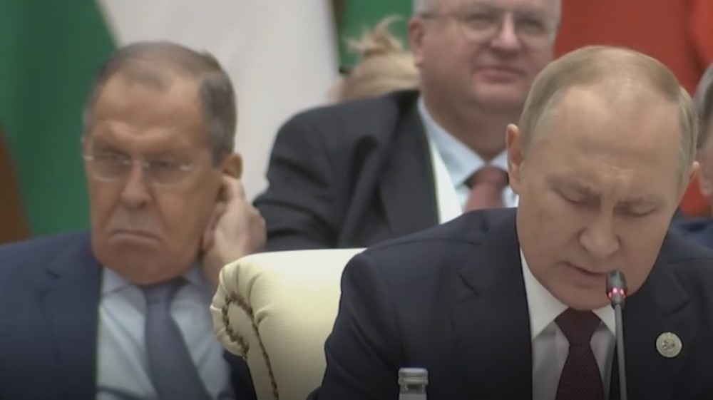 VIDEO // Scobitul în ureche mai important pentru Lavrov decât discursul lui Putin