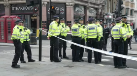 Londra // Doi poliţişti înjunghiaţi. Un bărbat ”înarmat cu un cuţit”, arestat