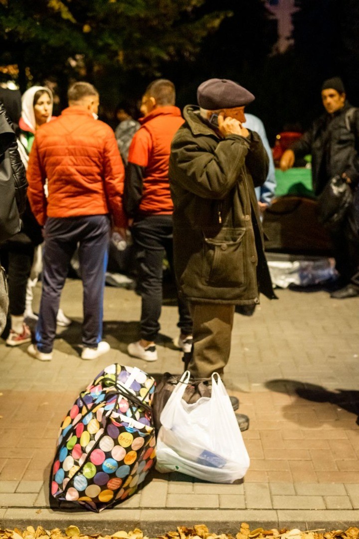 Poliția încalcă dreptul la protest? Mai multor pesoane le-a fost îngrădit accesul la „Orășelul Schimbării” pentru a-și instala corturile