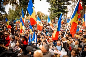 LIVE // Protest la Parlament „Orășelul schimbării”