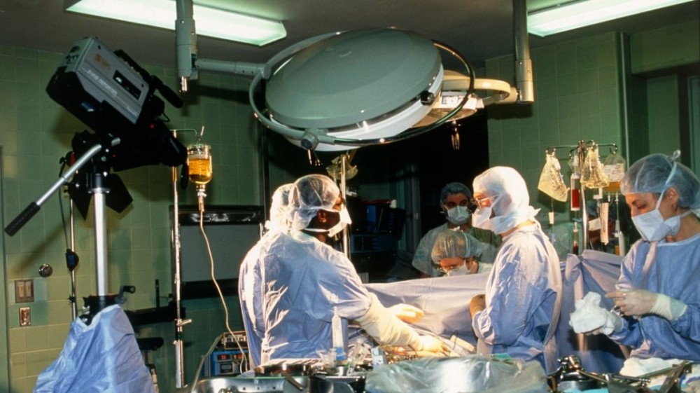 Tumoră de cinci kilograme înlăturată de medicii de la Spitalul Republican