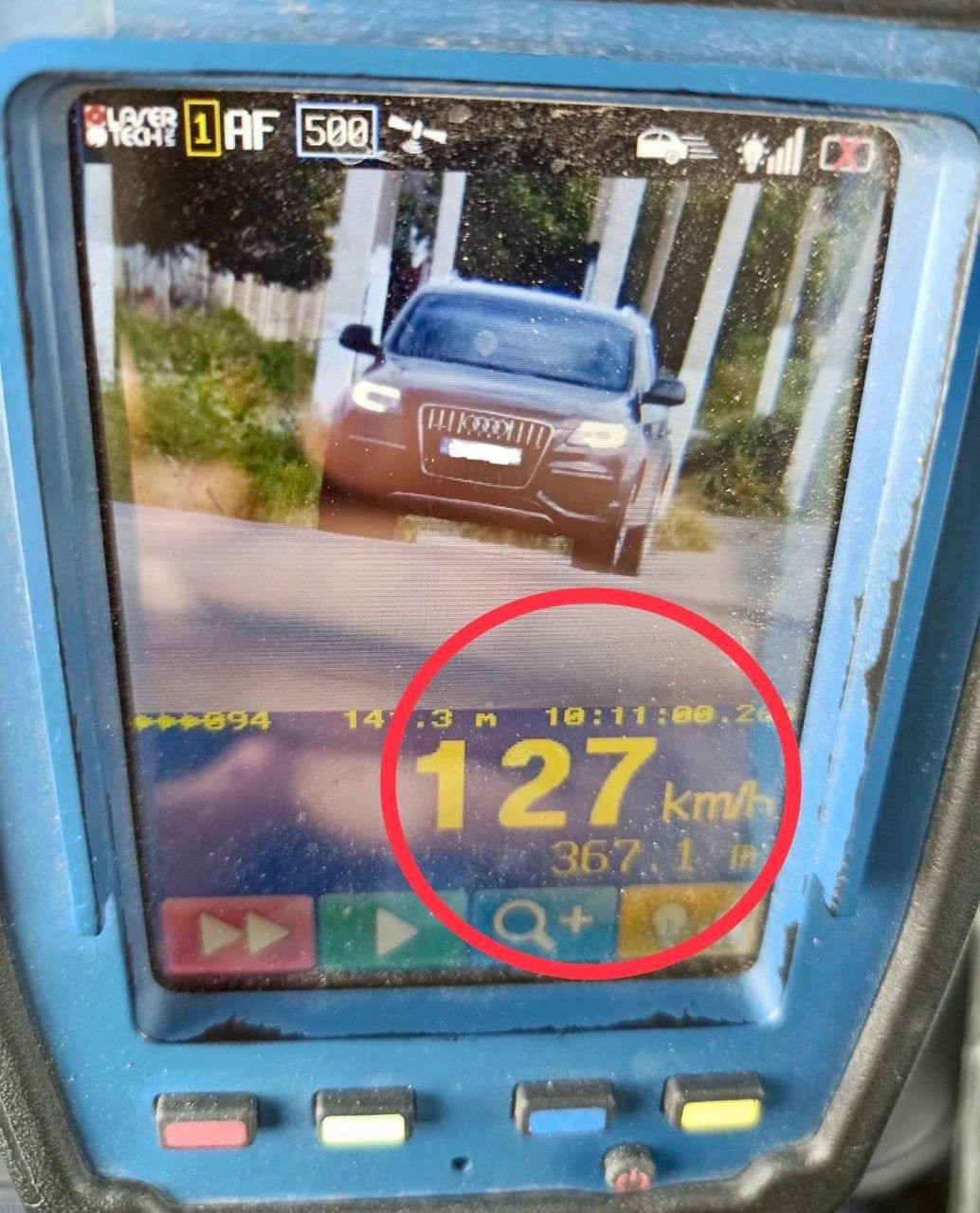 FOTO // Iresponsabilitate maximă. Un șofer a circulat cu 77 km/h mai mult decât limita admisibilă