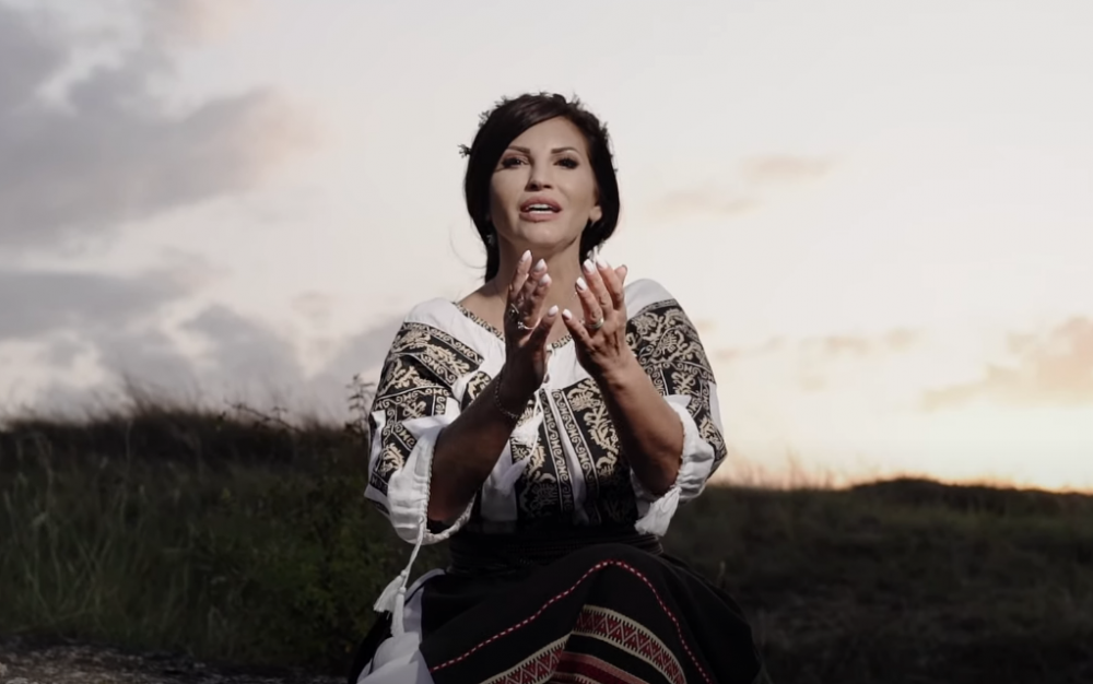 VIDEO // Premieră muzicală EMOȚIONANTĂ de la Victoria Lungu: „Dor de casă”