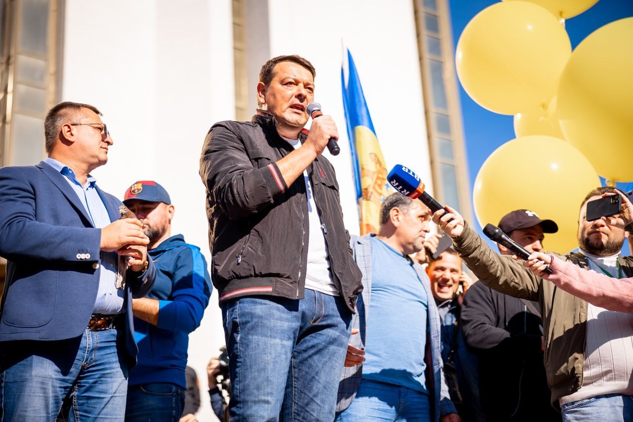 FOTO // Peste 45 de mii de oameni participă la manifestația împotriva PAS și a Maiei Sandu, de la Președinție