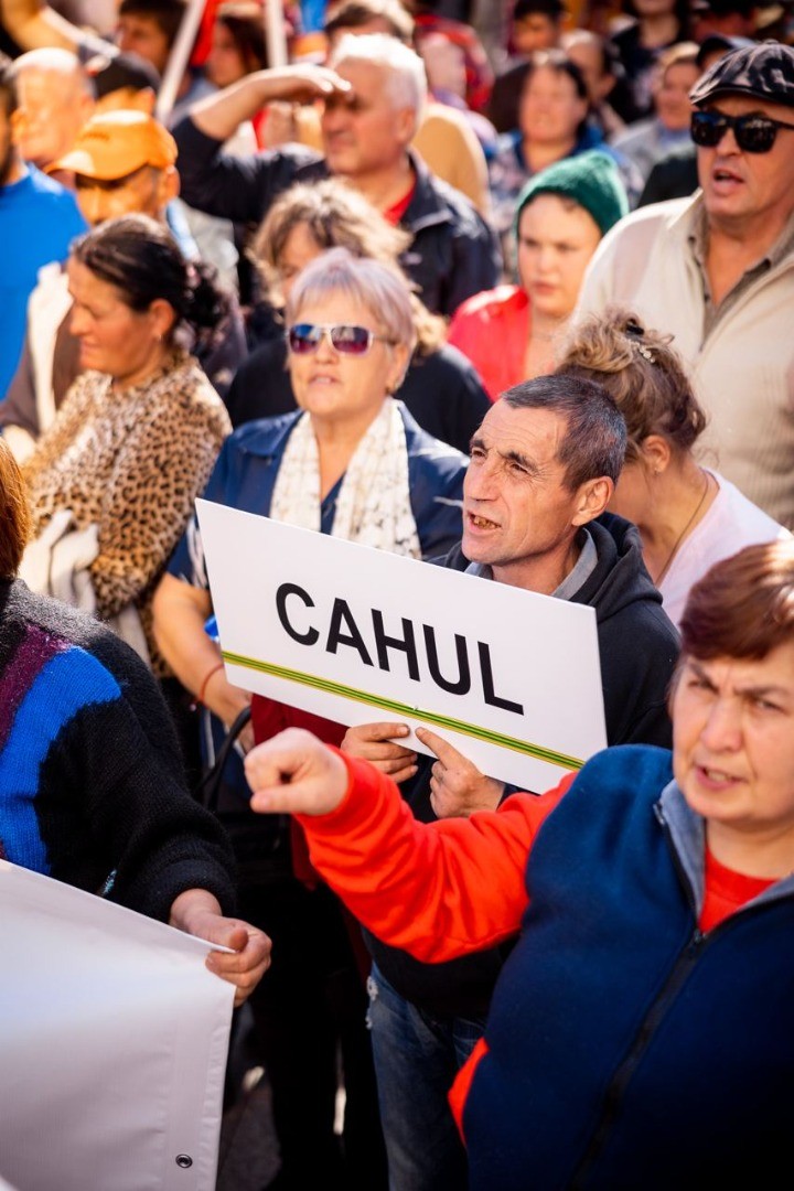 FOTO // Peste 45 de mii de oameni participă la manifestația împotriva PAS și a Maiei Sandu, de la Președinție