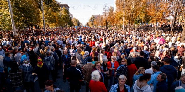 FOTO // Peste 45 de mii de oameni participă la manifestația împotriva PAS și a Maiei Sandu, de la Președinție