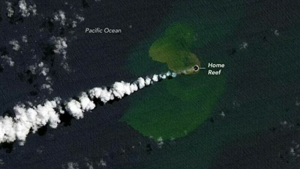 O nouă insulă s-a format în Oceanul Pacific, după ce un vulcan a erupt