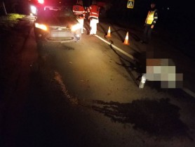 FOTO // Tragedie la Ocnița. Un șofer a tamponat mortal un bărbat, apoi a fugit de la locul crimei