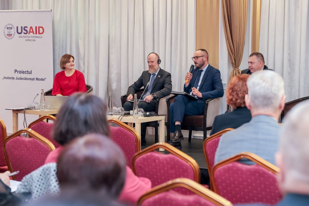 Instanțele de judecată intenționează să reinventeze sistemul judecătoresc, devenind mai prietenoase și accesibile pentru public