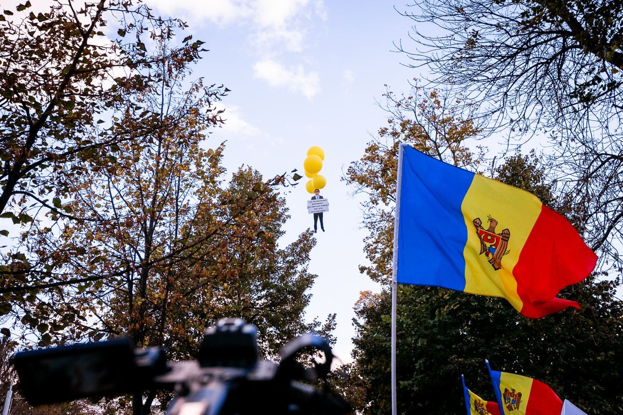 FOTO // Igor Grosu și-a luat și el zborul, după Maia Sandu