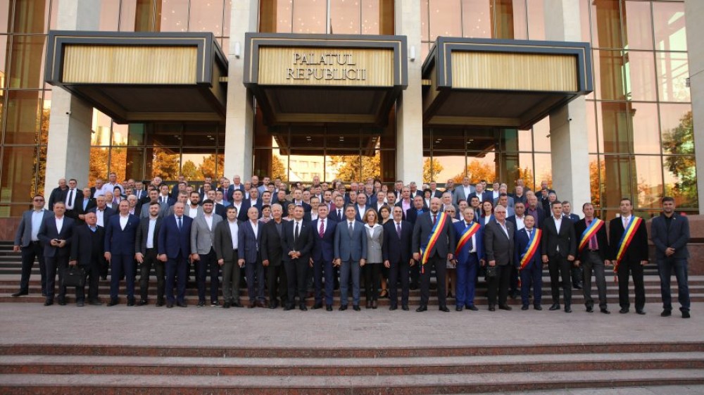 PD vrea să revină în politica mare cu ajutorul PSD România? Au organizat la Chișinău primul Forum al aleșilor locali