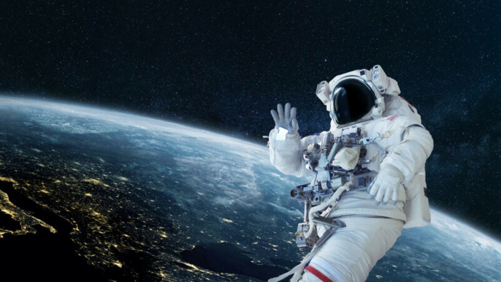 O japoneză a fost păcălită să îi trimită zeci de mii de dolari unui „astronaut rus”. Cum a convins-o bărbatul
