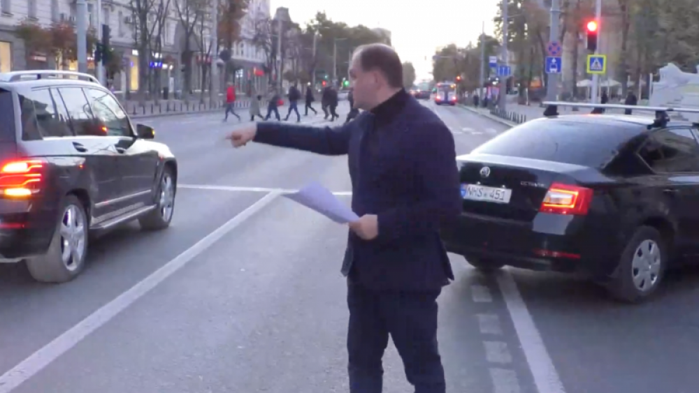 Breaking NEWS // Ceban a blocat intenționat Bulevardul Ștefan cel Mare pentru a demonstra celor din PAS că nu au dreptate