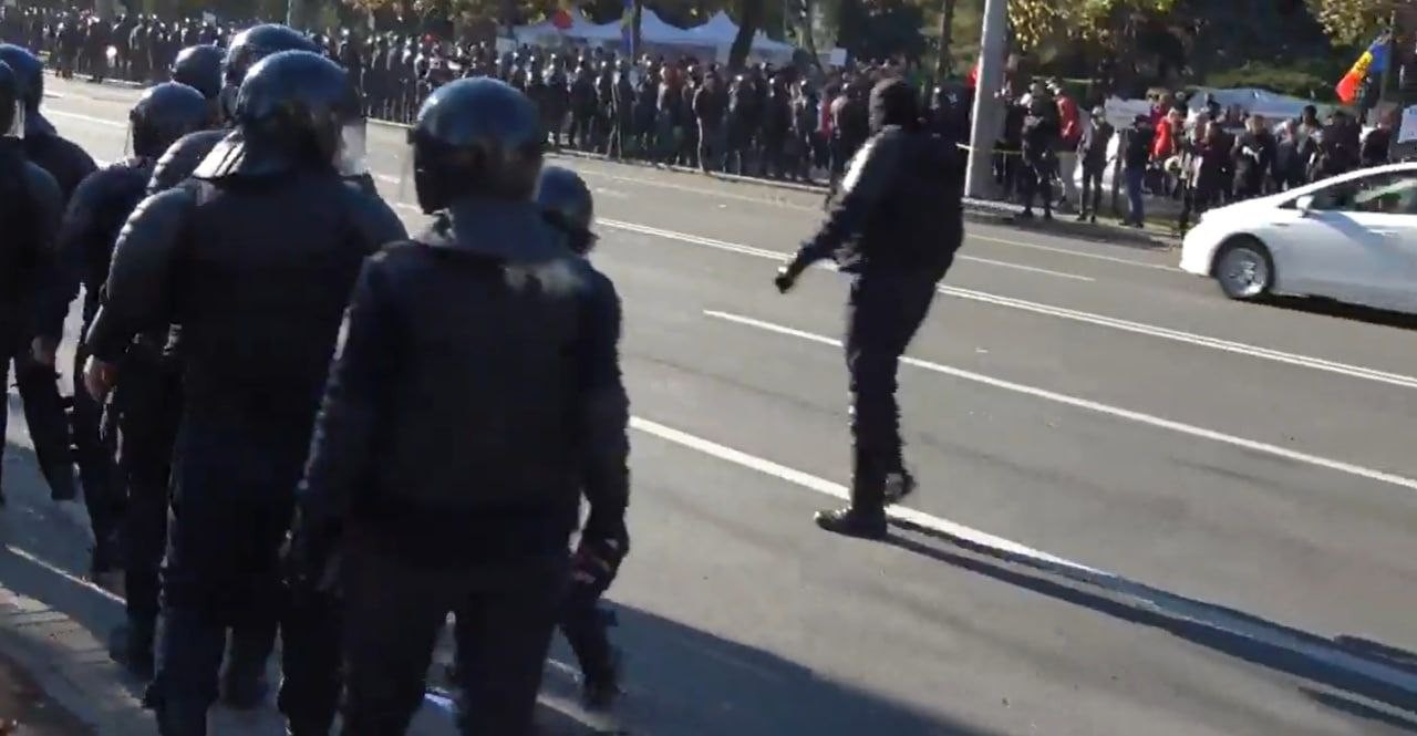 Partidul ȘOR: Noul simbol al PAS este, de astăzi, bâta și cagula