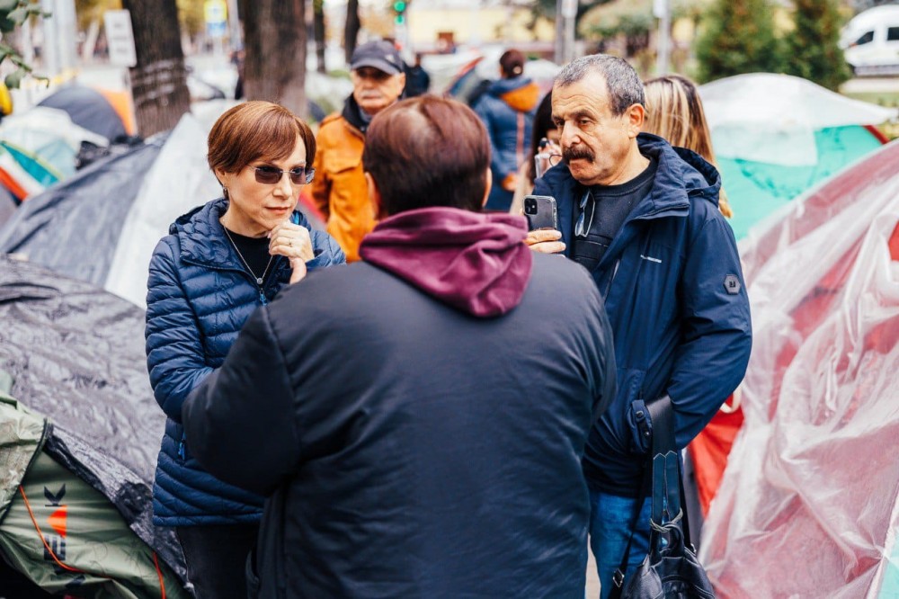 Deputat israelian în „Orășelul schimbării”: Este dureros să vezi cum oamenii se chinuiesc și nimeni nu vrea să discute cu ei