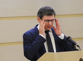 Grosu a supărat formațiunile extraparlamentare? Stepaniuc: Plahotniuc folosea aceeași metodă de a ataca opoziția