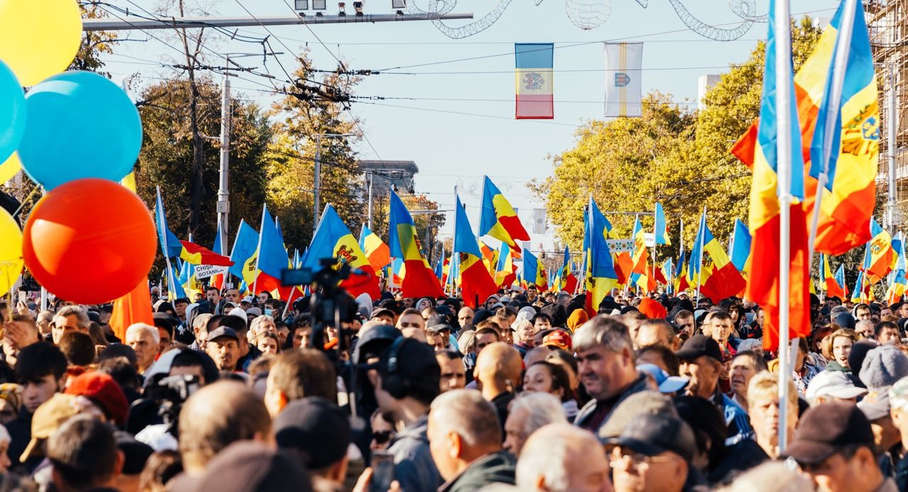 70 de mii de oameni cer demisia guvernării PAS și a președintelui Maia Sandu
