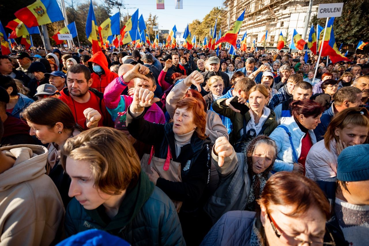 70 de mii de oameni cer demisia guvernării PAS și a președintelui Maia Sandu