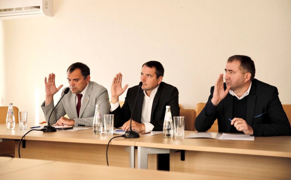 Comitetul Salvării Naționale formează un Guvern Popular și un Tribunal al Poporului, care îi va judeca pe actualii guvernanți pentru uzurparea puterii de stat