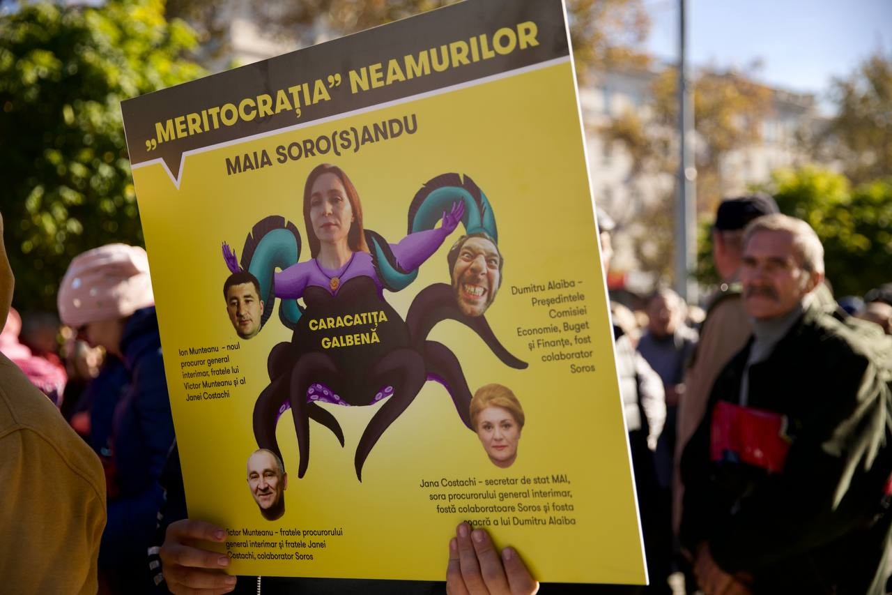 FOTO // Flashmob la sediul Procuraturii Generale: „Caracatița Soro(S)andu a pătruns în toate instituțiile statului!”