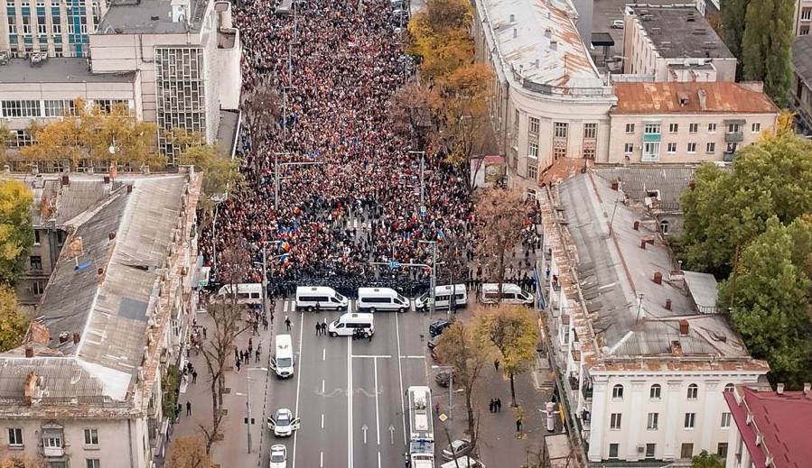Partidul ȘOR: Peste 65 de mii de oameni au protestat astăzi împotriva regimului Maiei Sandu