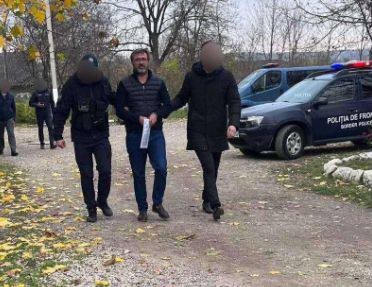 EXCLUSIV // Primele imagini cu Vladimir Andronachi în cătușe