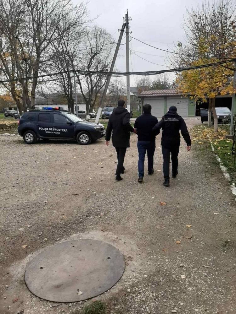 EXCLUSIV // Primele imagini cu Vladimir Andronachi în cătușe