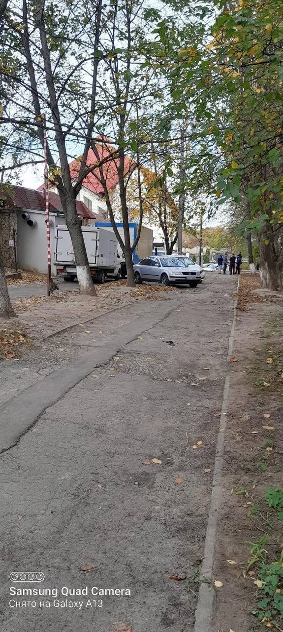 FOTO // Accident fatal la Buiucani. O femeie a murit după ce a fost lovită de un microbuz