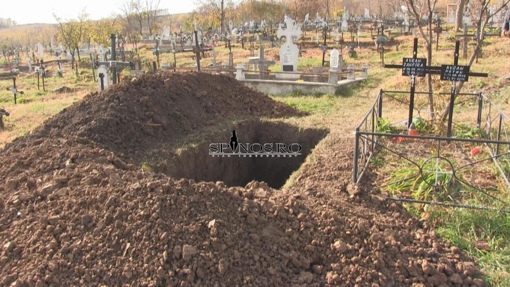 Nu e glumă! Un bărbat care a decedat, singurul absent de la înmormântarea lui