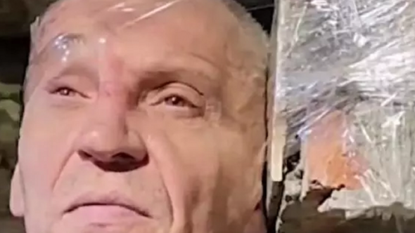 VIDEO 18 + // Imagini TERIFIANTE cu un fost mercenar rus, ucis cu barosul de către ruși