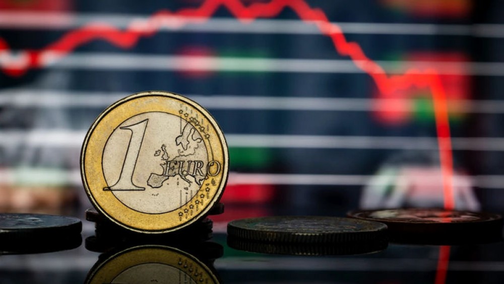 Rachetele rusești care ar fi căzut în Polonia, au „lovit” și în moneda europeană. EURO s-a depreciat brusc cu 0,44%