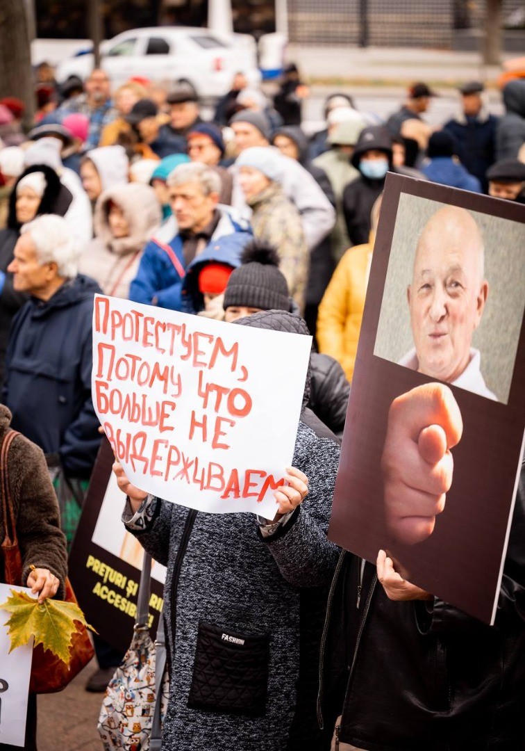 Partidul ȘOR condamnă gestul deputatului Oazu Nantoi: PAS ne arată combinația din trei degete