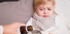 Răcirea bruscă a vremii a grăbit apariția virozelor și a umplut spitalele de pediatrie din țară. Sfaturile medicilor