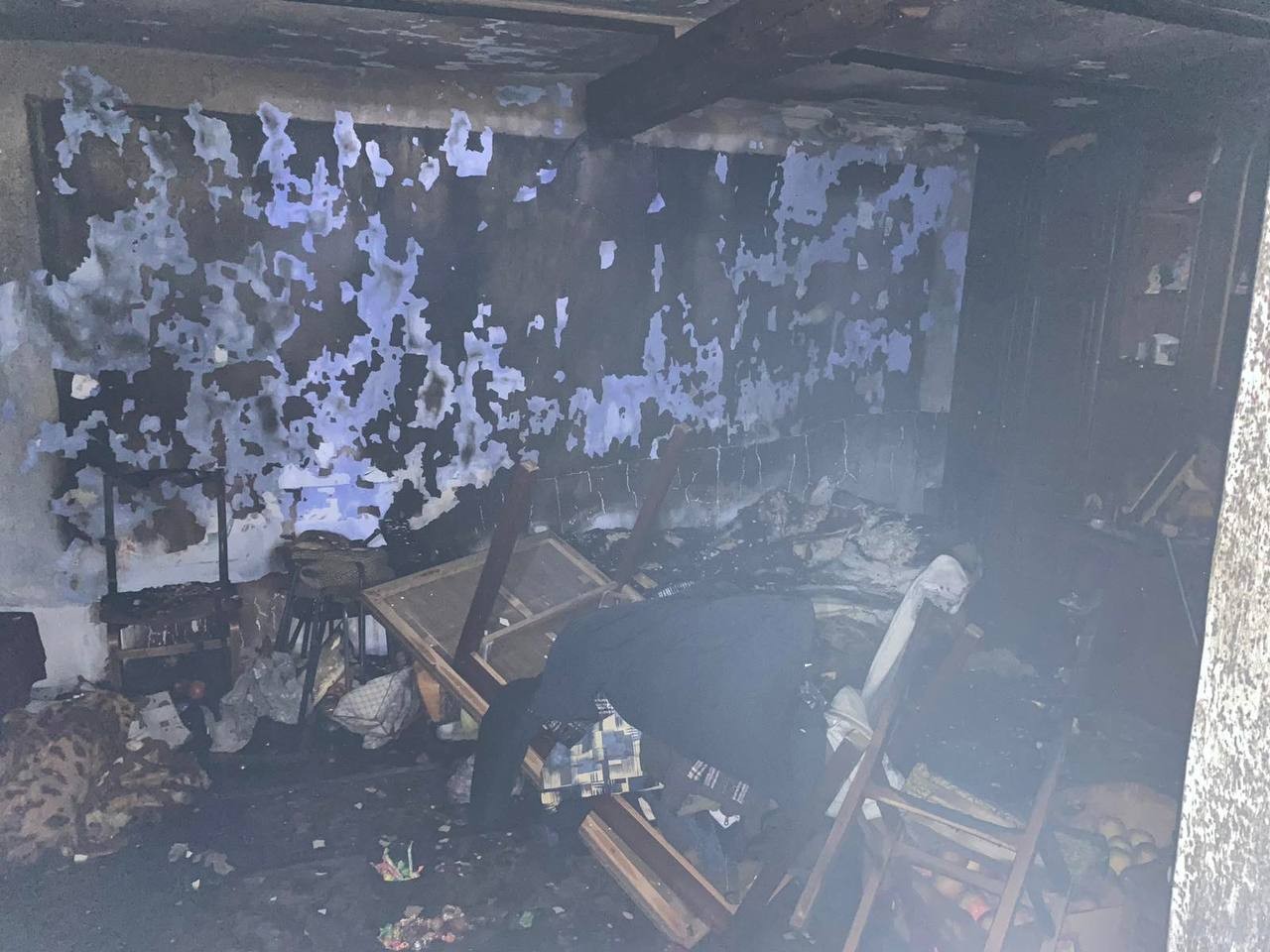 FOTO // Incendiu puternic la Orhei. Pompierii s-au luptat toată noaptea cu flăcările