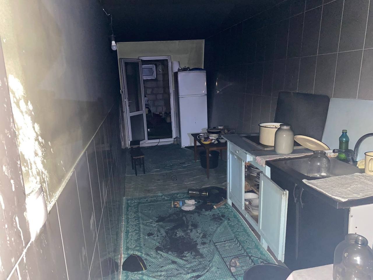 FOTO // Incendiu puternic la Orhei. Pompierii s-au luptat toată noaptea cu flăcările