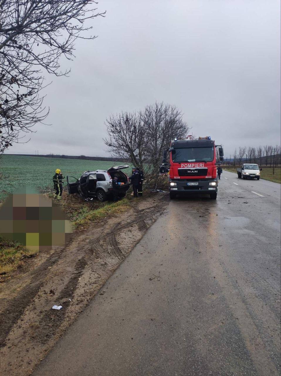 FOTO // Accident TERIBIL la Anenii Noi. Trei persoane au decedat