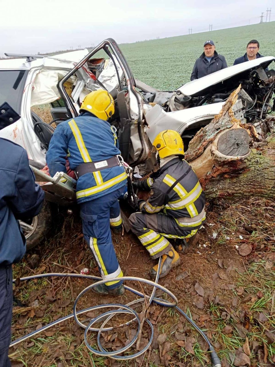 FOTO // Accident TERIBIL la Anenii Noi. Trei persoane au decedat