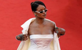 FOTO // Rihanna și-a ȘOCAT fanii: Și-a scos sânii la vedere la un meci de la Cupa Mondială
