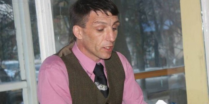 Rușii au omorât un cunoscut scriitor ucrainean. Cadavru a fost găsit în groapa comună din Izium
