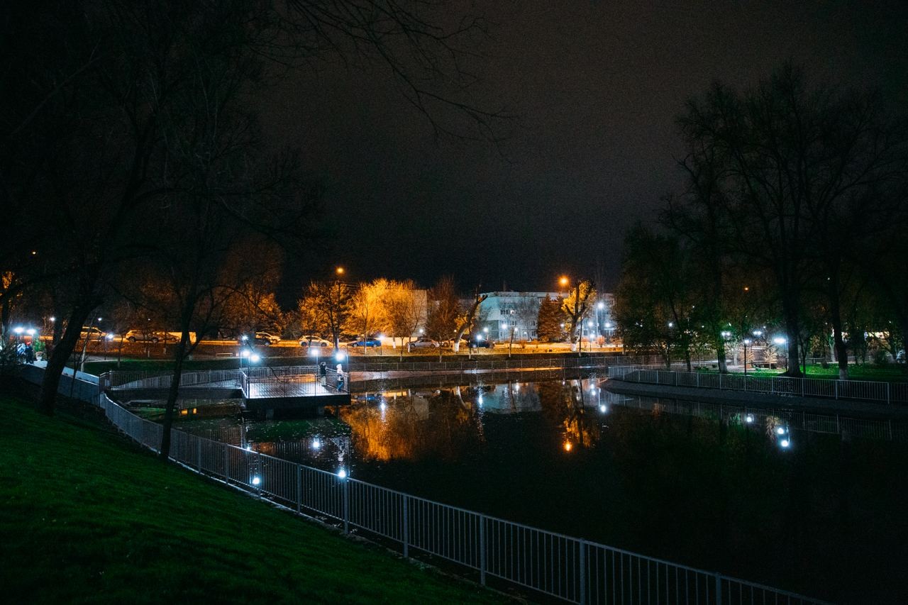 FOTO // Echipa Partidului „ȘOR” a reconstruit parcul central din Taraclia