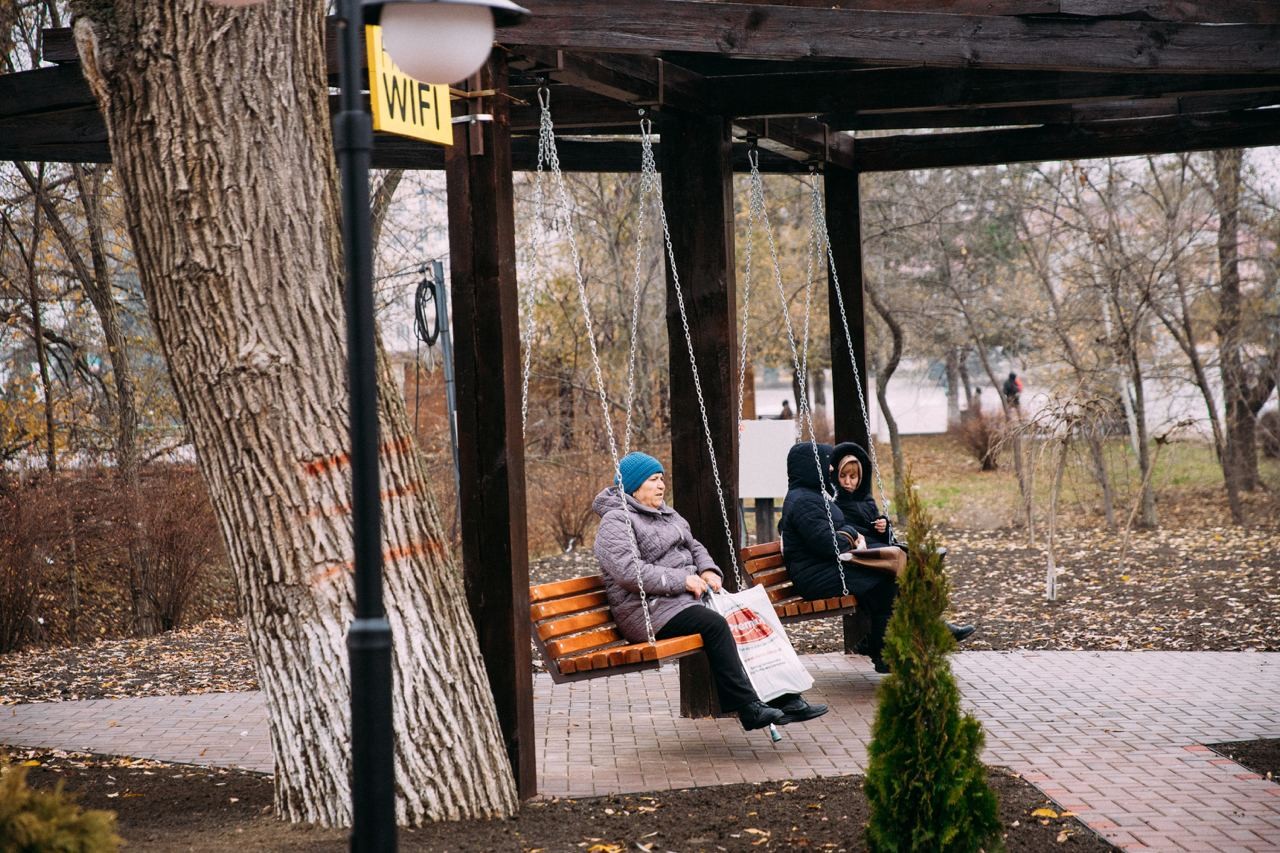 FOTO // Echipa Partidului „ȘOR” a reconstruit parcul central din Taraclia
