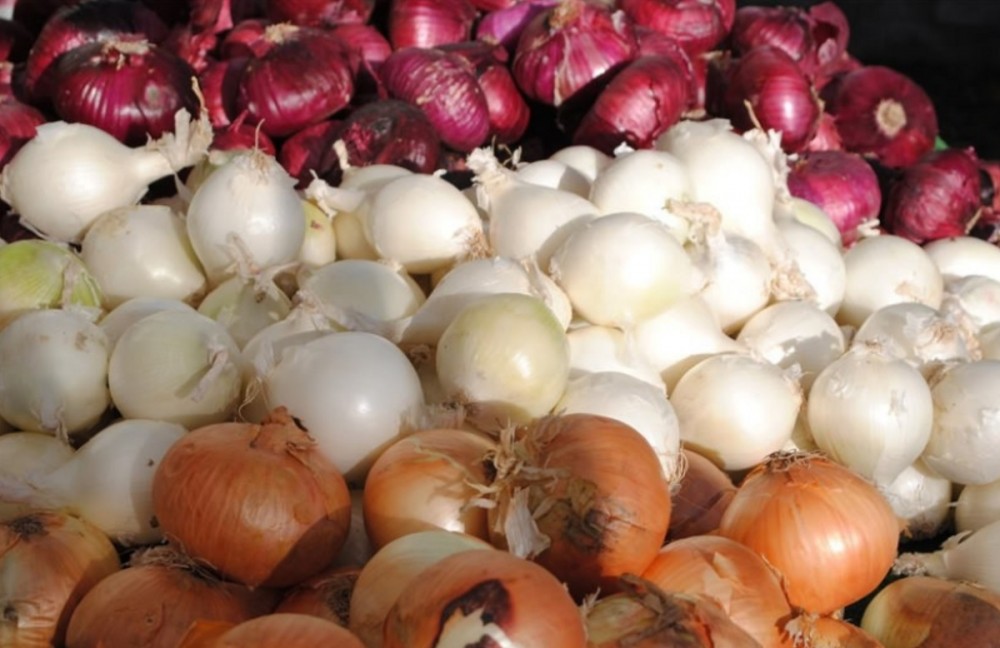 Noi SCUMPIRI. Cât a ajuns să coste 1 kg de ceapă
