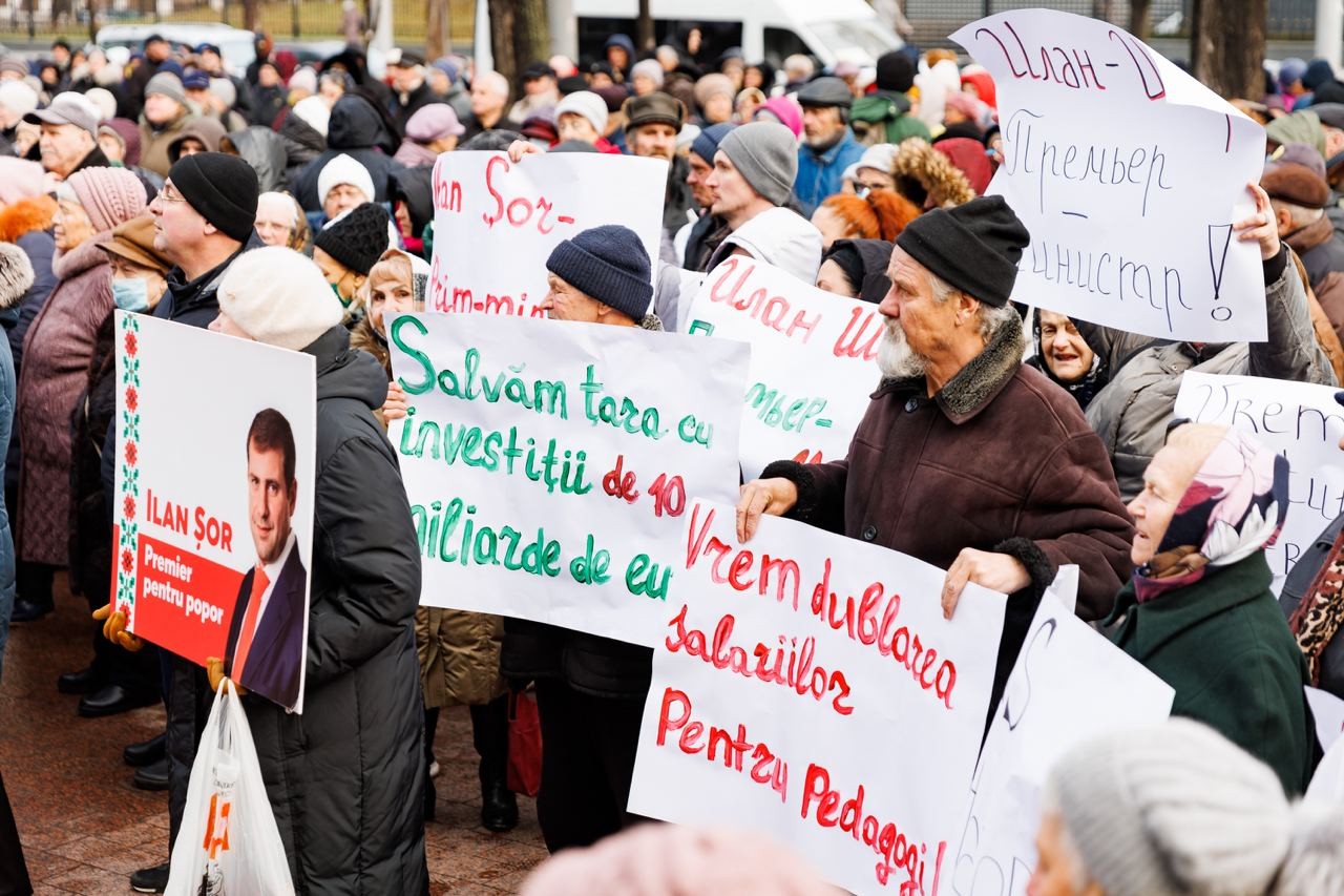 Protest organizat de Partidul „ȘOR”, la Parlament: Salvăm țara cu investiții de 10 miliarde de euro