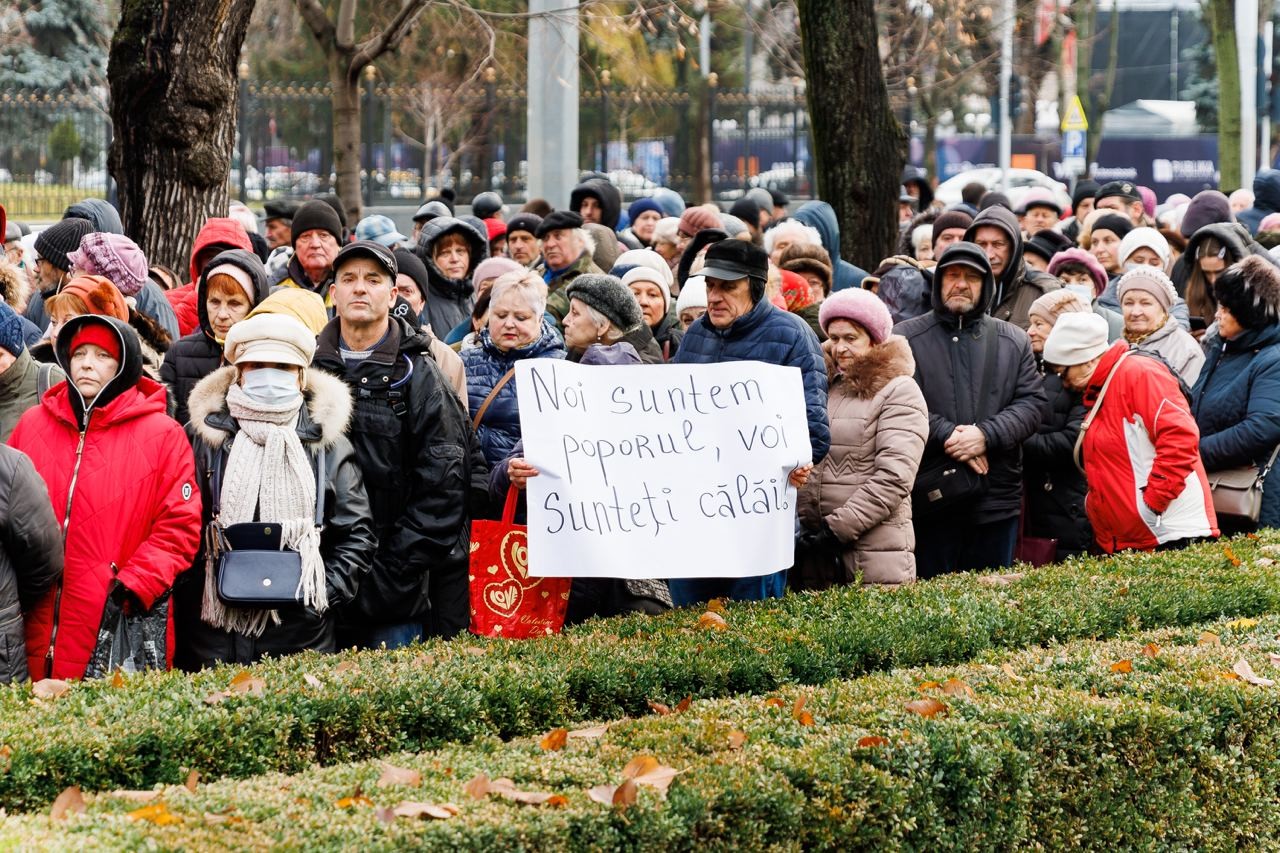 Protest organizat de Partidul „ȘOR”, la Parlament: Salvăm țara cu investiții de 10 miliarde de euro