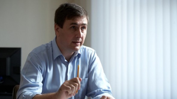 Veaceslav Ioniță calcă în picioare un „expert” al guvernării: Am întrebări asupra capacităților lui intelectuale