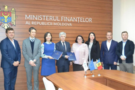 Moldova împrumută încă 100 de milioane de euro pentru reconstrucția drumurilor