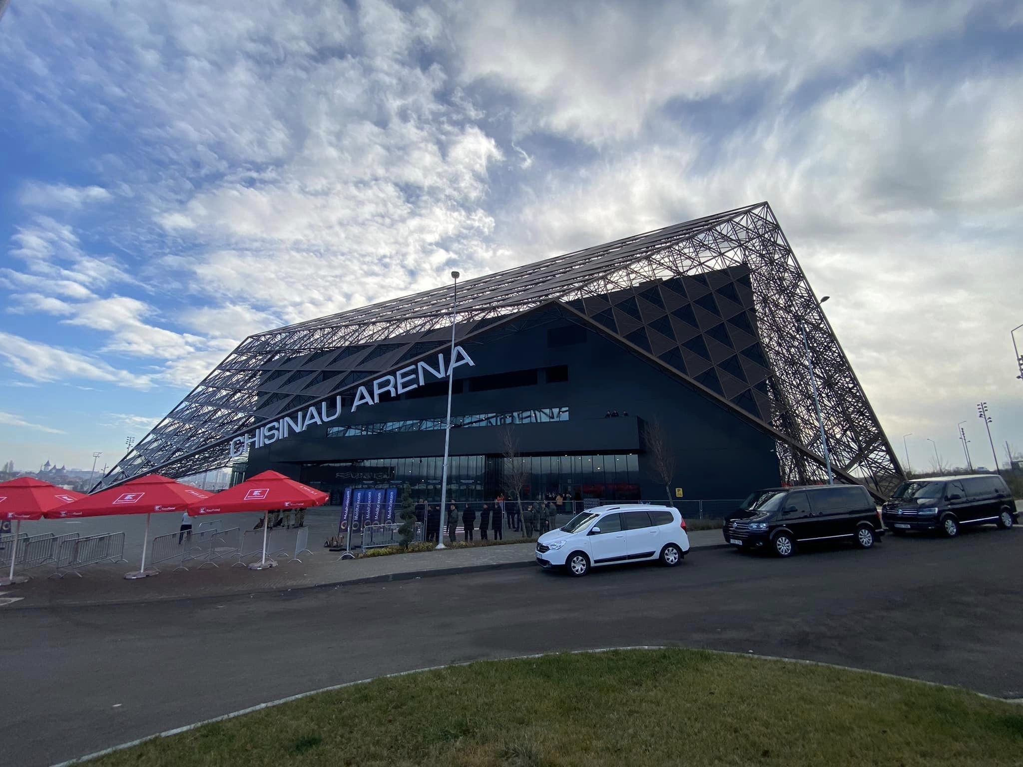 FOTO // Cum arată din interior „Arena Chișinău” - Pe internet circulă primele imagini cu sala principală, vestiare și WC