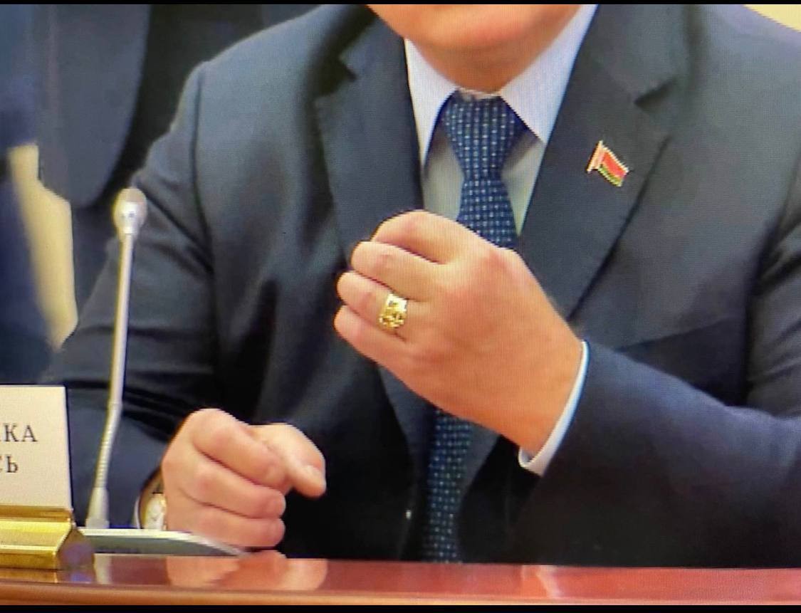 FOTO // Cum Putin își cumpără aliații