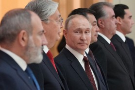 FOTO // Cum Putin își cumpără aliații