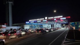 Cozi imense la Punctele de Traversare a frontierei. În jur de 80 de mașini așteaptă intrarea în țară
